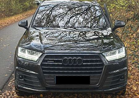 Audi Q7 3.0 TDI quattro S-Line // Black // 21“ // Voll