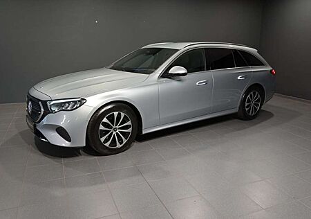 Mercedes-Benz E 200 T AVANTGARDE/NAVI PREMIUM/KAMERA/LED/TOTW