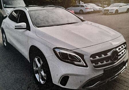 Mercedes-Benz GLA 200 GLA Shooting Brake 200 7G-DCT Urban