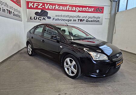 Ford Focus Lim. Style, inkl. Garantie