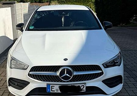 Mercedes-Benz CLA 180 7G-DCT AMG Line