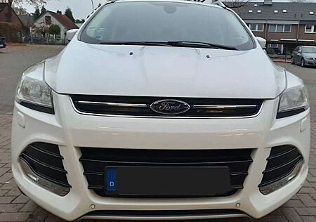 Ford Kuga 1.6 EcoBoost 2x4 Titanium