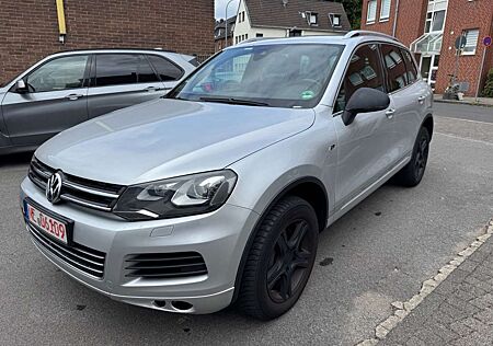 VW Touareg Volkswagen V8 TDI R-Line-Leder-Navi-Kamera-uvm.