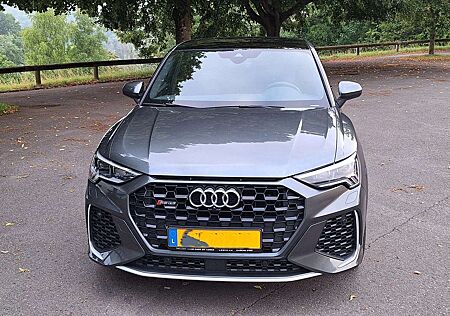 Audi RS Q3 2.5 TFSI quattro S tronic