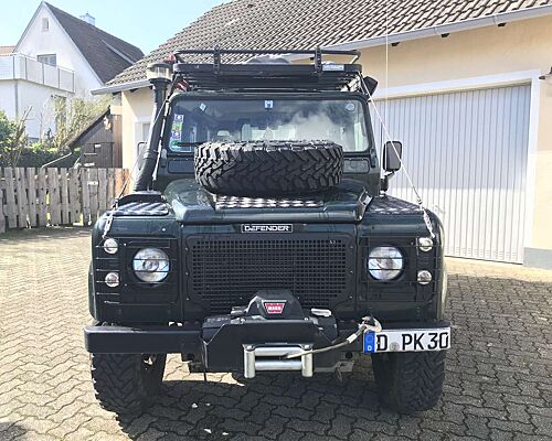 Land Rover Defender Land Rover Defender 110 300Tdi Overland - Historie