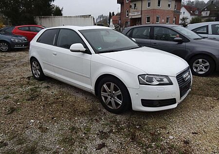 Audi A3 2.0 TDI Ambition/Xenon/Navi/140PS/GSD/