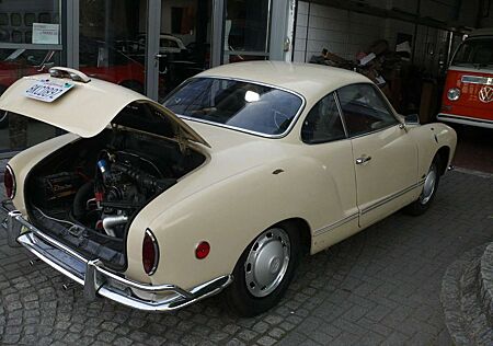 VW Karmann Ghia Volkswagen Coupe aus Californien Schräglenker