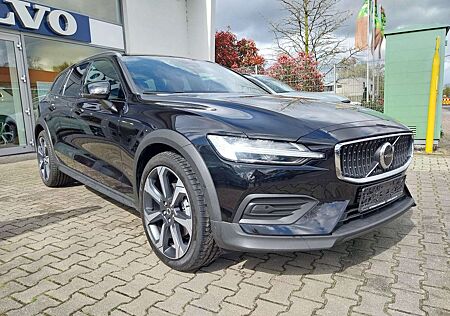 Volvo V60 B4 Cross Country Plus AWD Pano. AHK