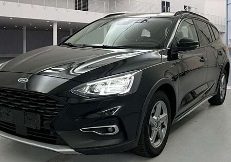 Ford Focus Turnier Active Automatik mit Winter Paket