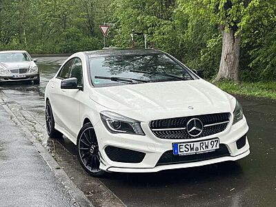 Mercedes-Benz CLA 200 AMG Line