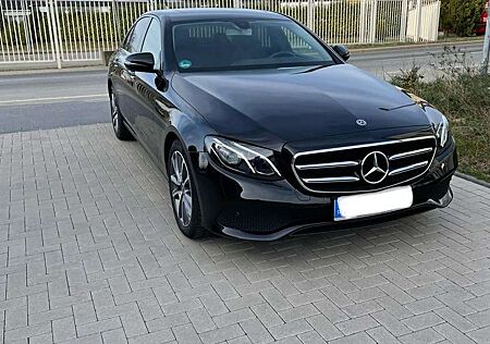 Mercedes-Benz E 200 Avantgarde Nightpaket Schiebedach Navi LED