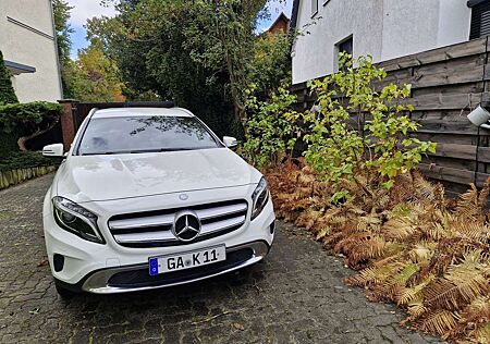 Mercedes-Benz GLA 180 (156.942)