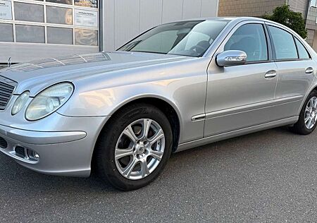 Mercedes-Benz E 200 KOMPRESSOR AUTOMATIK TÜV,WENIG-KM,KLIMA