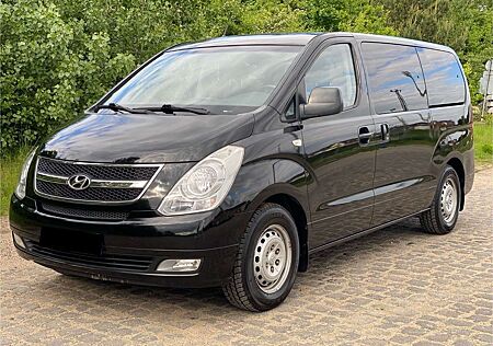 Hyundai H-1 Travel* 8 Sitzer* AHK* PDC* Klima* 2 Hand ..