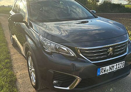 Peugeot 5008 Active 7-Sitzer, AHK und Panoramadach!