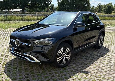 Mercedes-Benz GLA 200 PROGRESSIVE+MULTIBEAM LED+AMBIENTE LED+SAFE SYSTEM