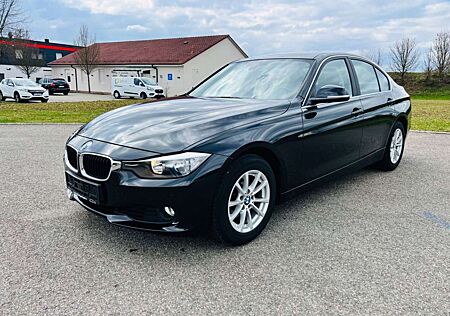 BMW 320 i*NUR 46.000KM*AUTOM*NAVI*LEDER*1.HAND*SR+WR