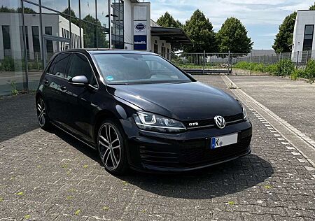 VW Golf Volkswagen GTD BlueMotion Technology DSG