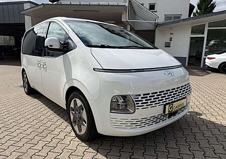 Hyundai Staria Prime 4WD 2.2 CRDI Pano 360° 9-Sitzer LED