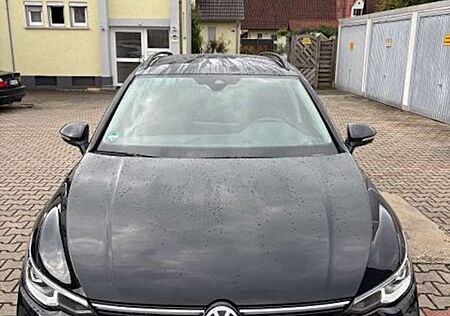 VW Golf Variant Volkswagen 1.5 eTSI 110 kW Goal