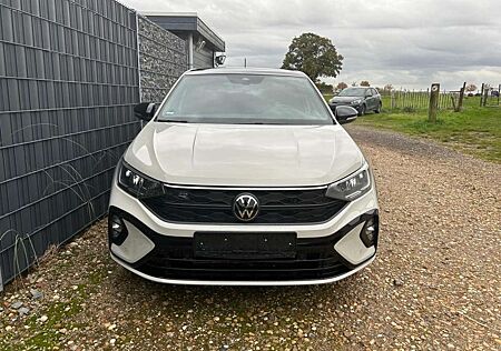 VW Taigo Volkswagen 1.5 DSG R-Line Pano Black Assist AHK 5JG 110 kW...