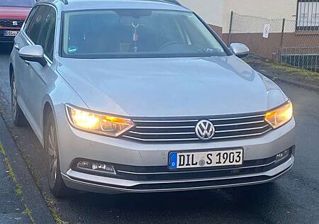 VW Passat Variant Volkswagen 1.6 TDI (BlueMotion Technology) DSG Comfortline