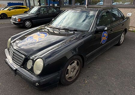 Mercedes-Benz E 200 CLASSIC
