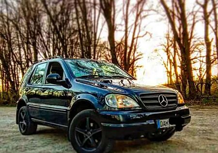 Mercedes-Benz ML 320