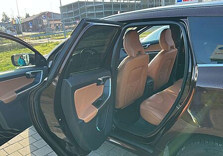 Volvo XC 60 XC60 D5 AWD Aut. Momentum
