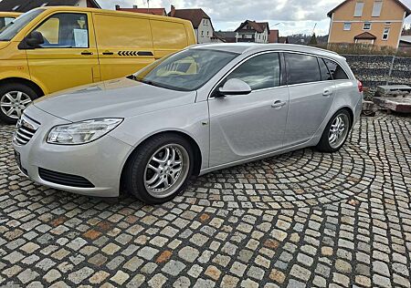Opel Insignia Edition*NAVI*TIEFER*17"ALU*PDC*KLIMAAUT*TOP!!!