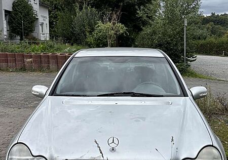 Mercedes-Benz C 180 Automatik neue Reifen Allwetter