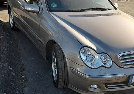 Mercedes-Benz C 280 C-Klasse T-Modell T 4Matic Automatik Classic Sport