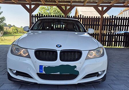 BMW 330 3 er Automatik. Volleder. Licht und Regensensor