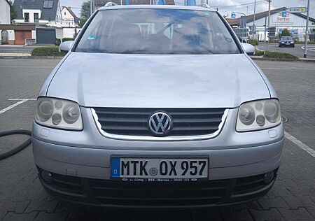 VW Touran Volkswagen 2.0 TDI DSG Highline