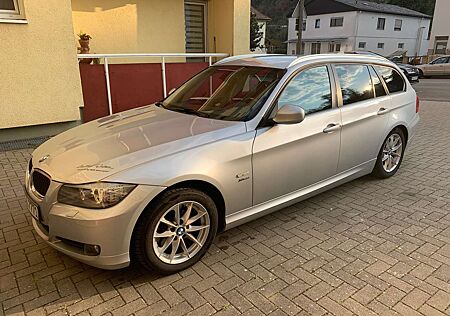 BMW 320d 320 xDrive DPF Touring Edition Exclusive