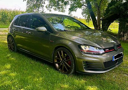 VW Golf GTI Volkswagen Performance BlueMotion Technology DSG