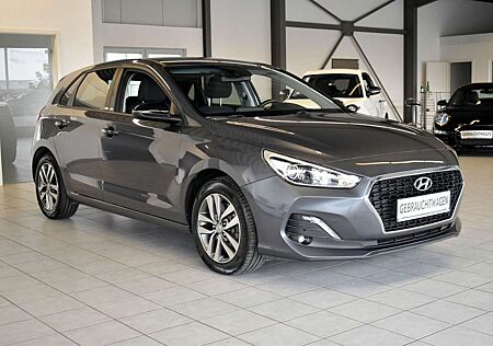 Hyundai i30 YES! AUT./NAVI/CAM/APP-CONN./AHK/SHZ/1.HAND