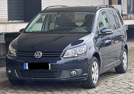 VW Touran Volkswagen Comfortline BMT*NAVI*2.HAND*SHZ*TEMP