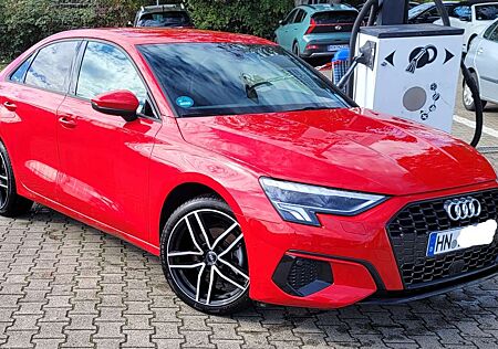 Audi A3 30 TFSI Limousine S line 18 Zoll VC Sportsitze