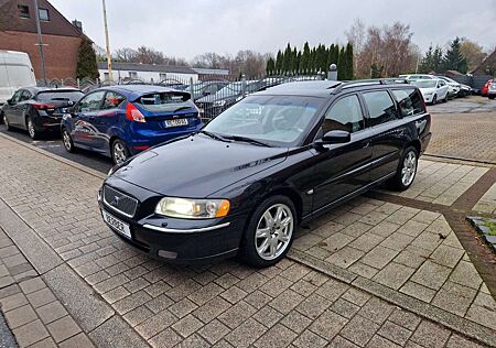 Volvo V70 Kombi Bi-Fuel Summum CNG*1.HAND*LEDER*XENON*