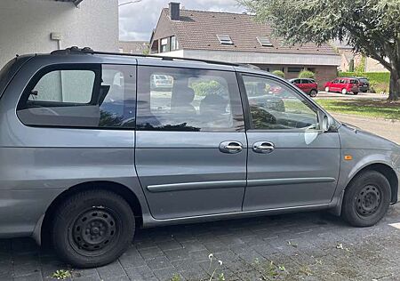 Kia Carnival TD LS Behindertenausbau 18.000 € Automatic klima