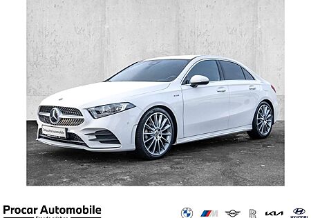 Mercedes-Benz A 180 AMG Line NAVI PDC V+H LM