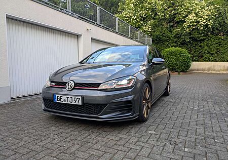 VW Golf GTI Volkswagen 7 GTI Facelift TOP Zustand Tüv Neu