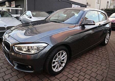 BMW 118 i Advantage Leder /Schiebedach/LED