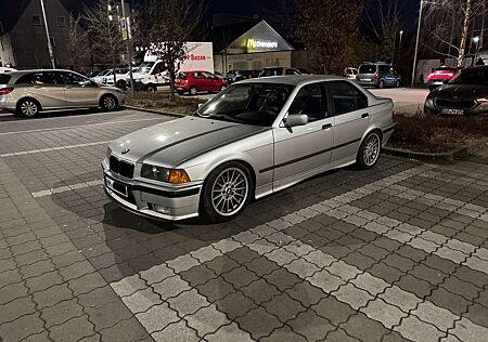 BMW 325i 325