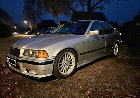 BMW 325i 325
