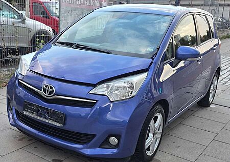 Toyota Verso-S Club
