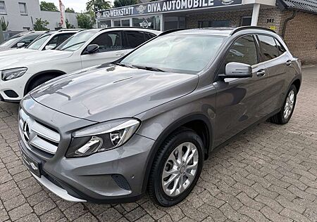 Mercedes-Benz GLA 200 Style 1.Hand, Automatik, erst 50Tkm