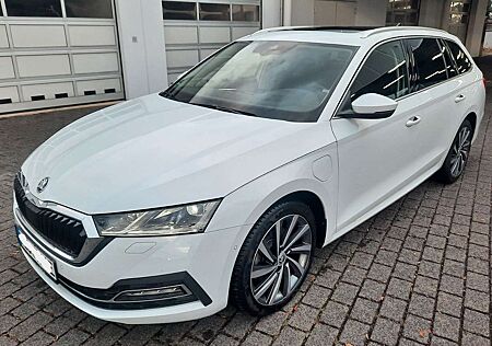 Skoda Octavia Combi Style iV Alu 18"/Panoramadach/Navi