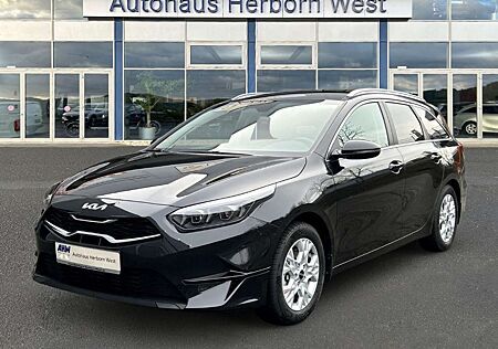 Kia Cee'd Ceed / Sportswagon GOLD 1.5 T-GDI Automatik Navi Klimaaut